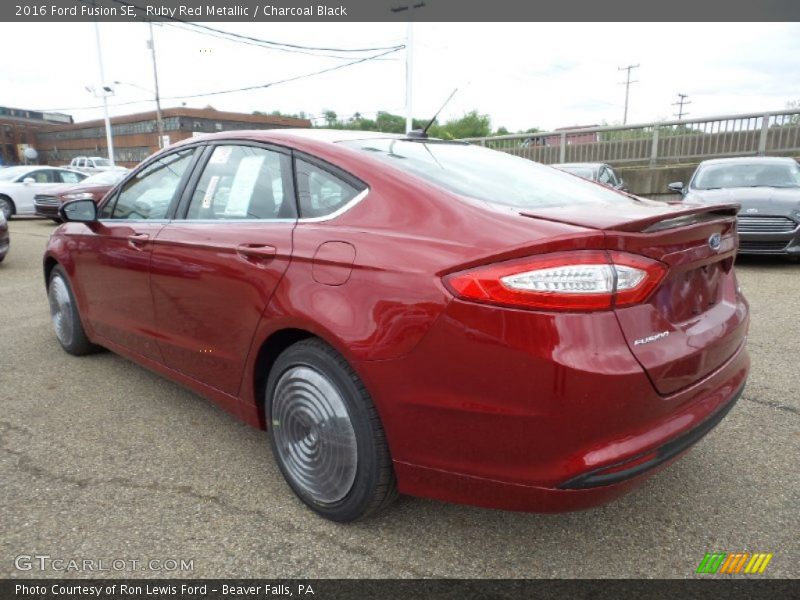 Ruby Red Metallic / Charcoal Black 2016 Ford Fusion SE