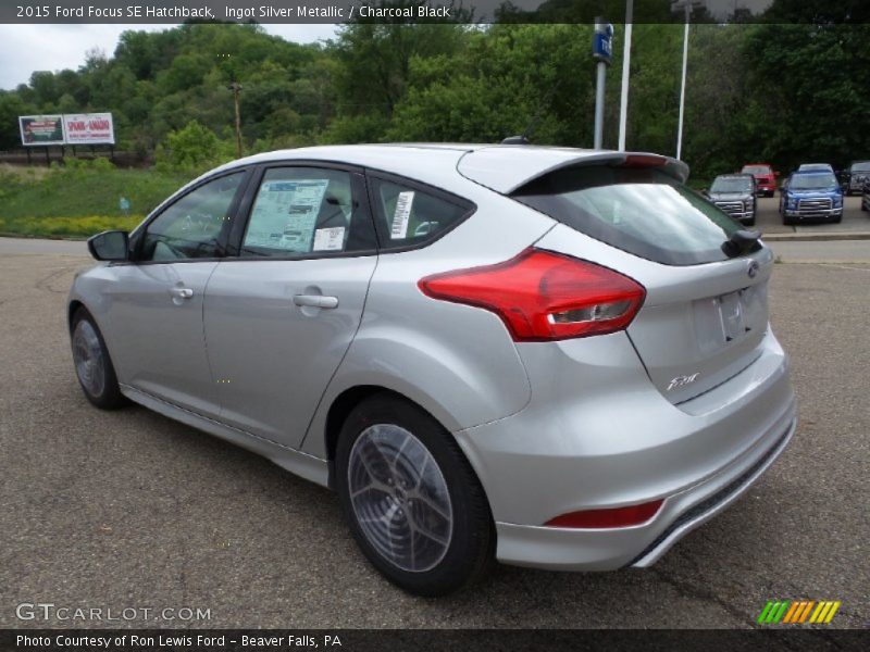 Ingot Silver Metallic / Charcoal Black 2015 Ford Focus SE Hatchback