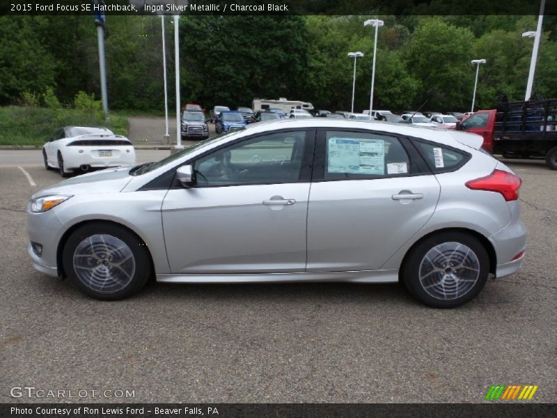 Ingot Silver Metallic / Charcoal Black 2015 Ford Focus SE Hatchback