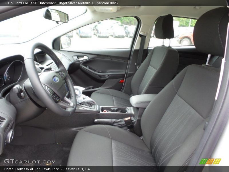 Ingot Silver Metallic / Charcoal Black 2015 Ford Focus SE Hatchback
