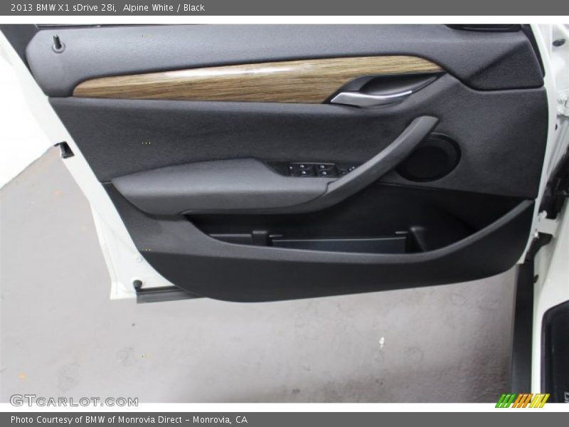 Alpine White / Black 2013 BMW X1 sDrive 28i