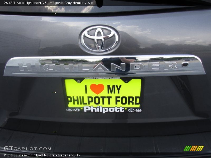 Magnetic Gray Metallic / Ash 2012 Toyota Highlander V6