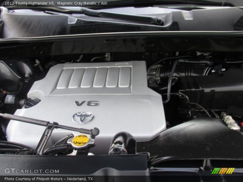 Magnetic Gray Metallic / Ash 2012 Toyota Highlander V6