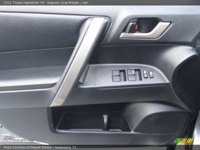 Magnetic Gray Metallic / Ash 2012 Toyota Highlander V6