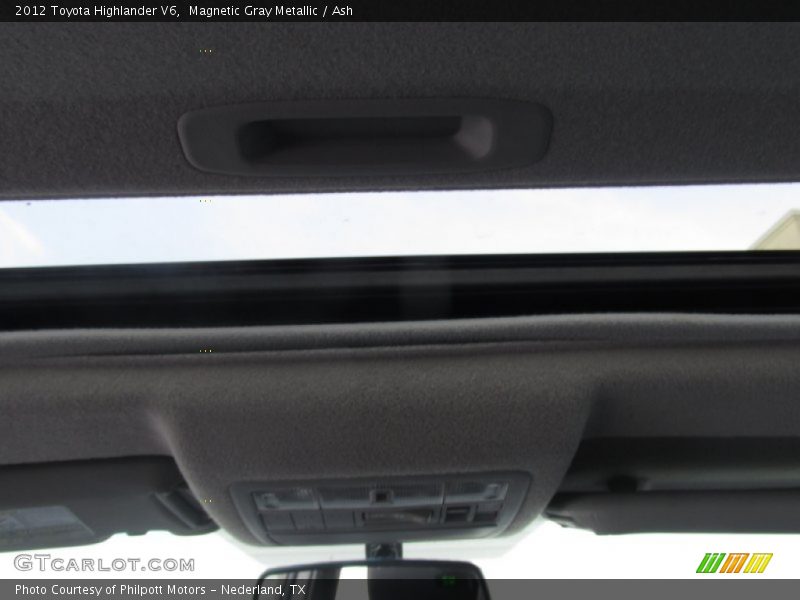 Magnetic Gray Metallic / Ash 2012 Toyota Highlander V6