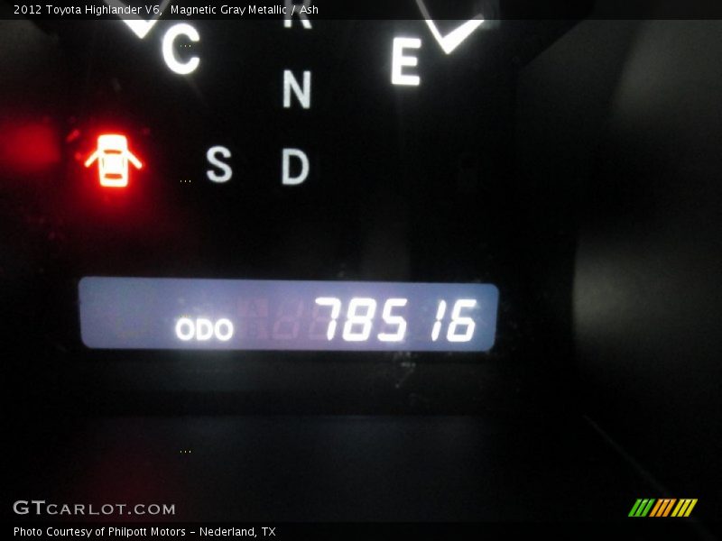 Magnetic Gray Metallic / Ash 2012 Toyota Highlander V6