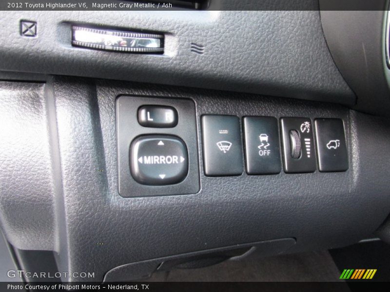 Magnetic Gray Metallic / Ash 2012 Toyota Highlander V6