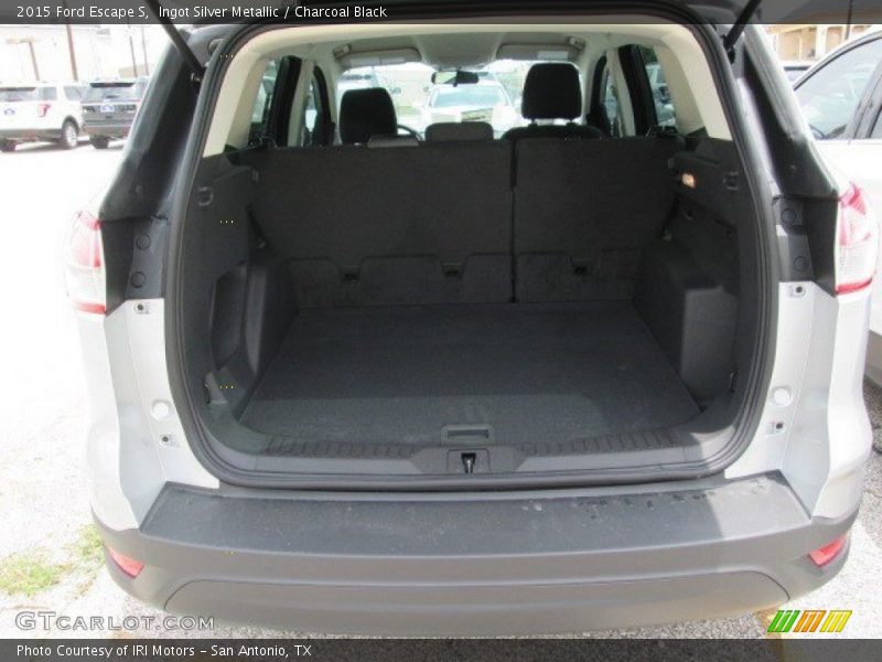 Ingot Silver Metallic / Charcoal Black 2015 Ford Escape S