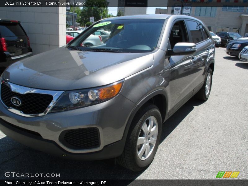 Titanium Silver / Black 2013 Kia Sorento LX
