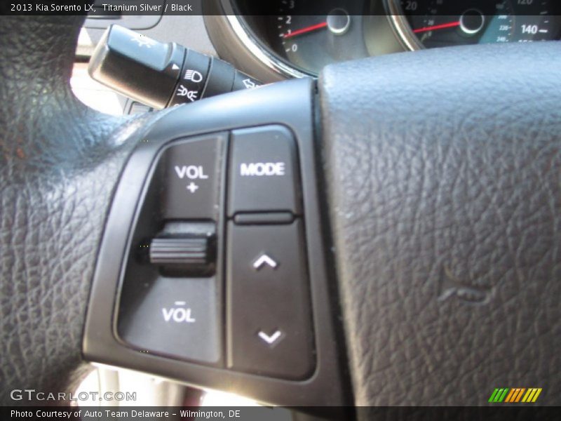 Titanium Silver / Black 2013 Kia Sorento LX