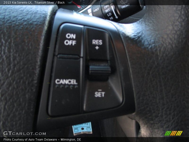 Titanium Silver / Black 2013 Kia Sorento LX