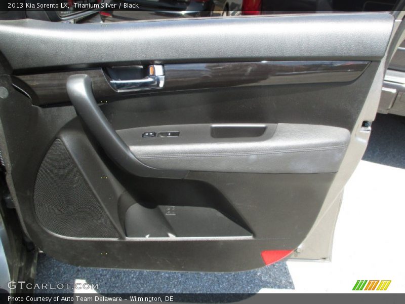 Titanium Silver / Black 2013 Kia Sorento LX