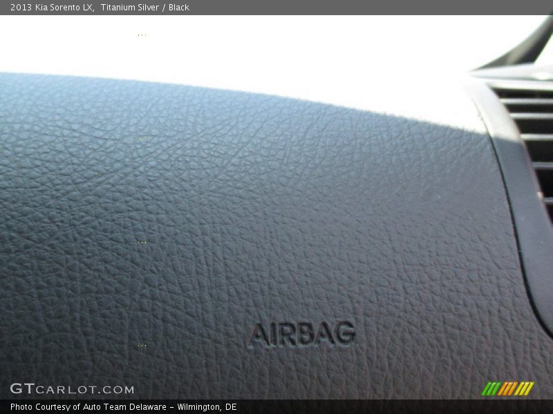 Titanium Silver / Black 2013 Kia Sorento LX