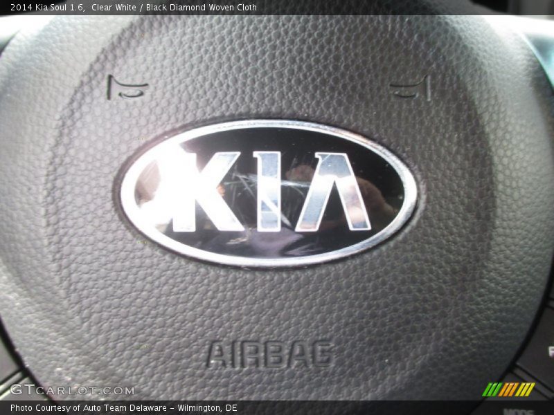 Clear White / Black Diamond Woven Cloth 2014 Kia Soul 1.6