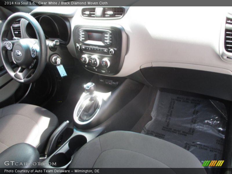 Clear White / Black Diamond Woven Cloth 2014 Kia Soul 1.6