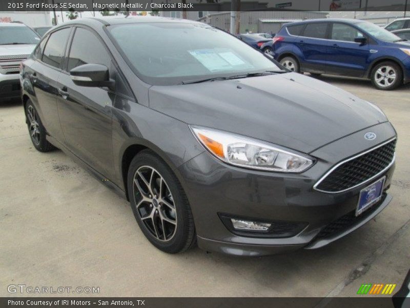 Magnetic Metallic / Charcoal Black 2015 Ford Focus SE Sedan
