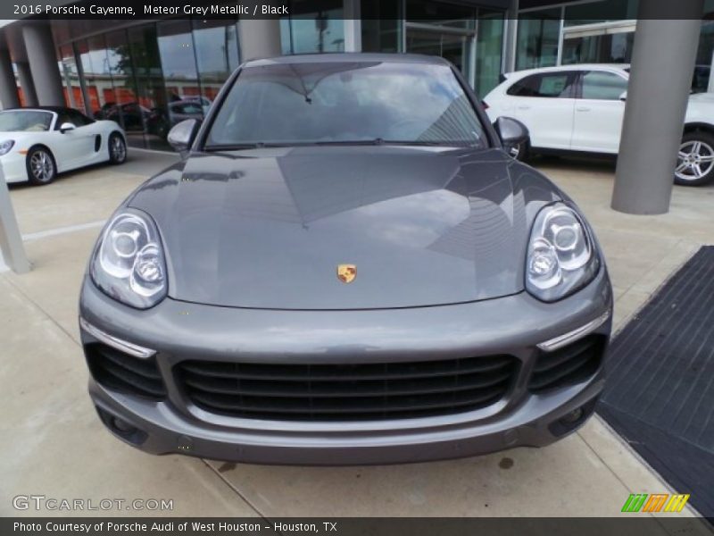 Meteor Grey Metallic / Black 2016 Porsche Cayenne