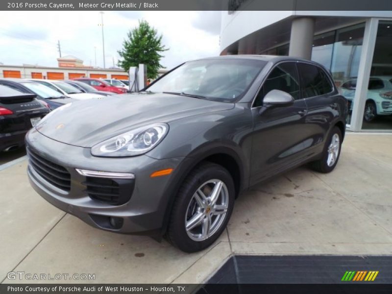 Meteor Grey Metallic / Black 2016 Porsche Cayenne