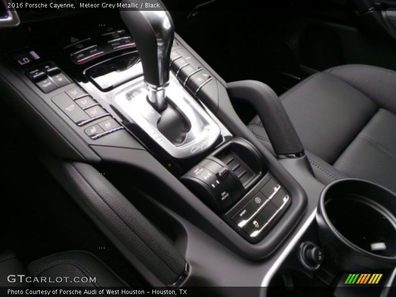 Meteor Grey Metallic / Black 2016 Porsche Cayenne