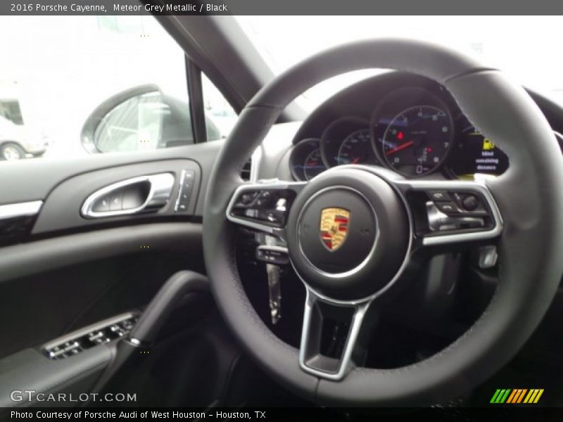 Meteor Grey Metallic / Black 2016 Porsche Cayenne