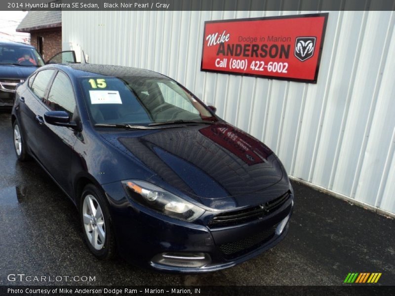 Black Noir Pearl / Gray 2014 Hyundai Elantra SE Sedan
