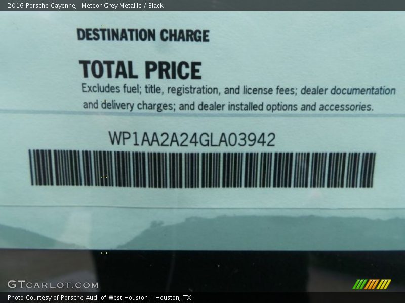 Meteor Grey Metallic / Black 2016 Porsche Cayenne