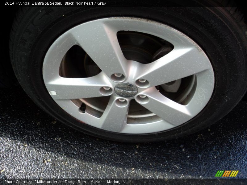 Black Noir Pearl / Gray 2014 Hyundai Elantra SE Sedan