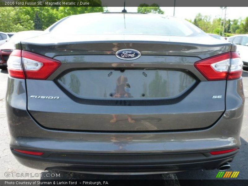 Magnetic Metallic / Dune 2016 Ford Fusion SE
