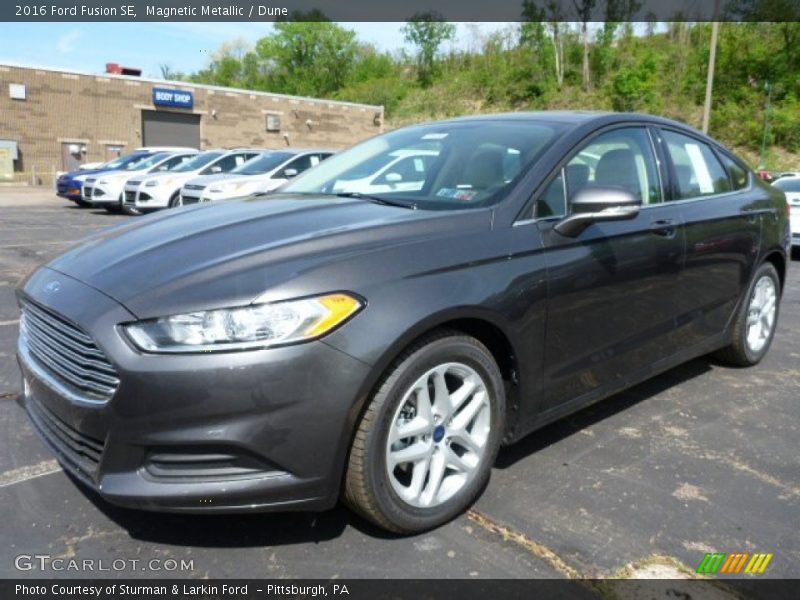 Magnetic Metallic / Dune 2016 Ford Fusion SE