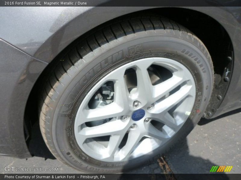 Magnetic Metallic / Dune 2016 Ford Fusion SE