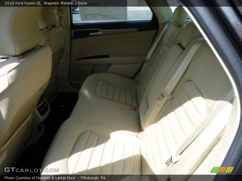 Magnetic Metallic / Dune 2016 Ford Fusion SE