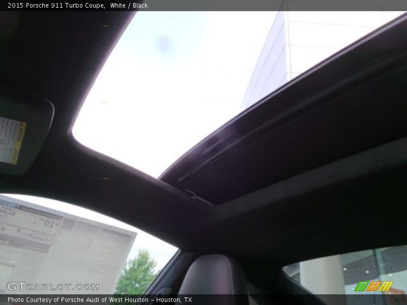 Sunroof of 2015 911 Turbo Coupe