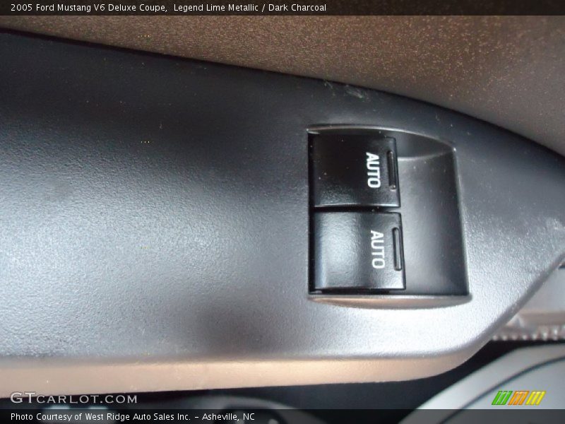 Legend Lime Metallic / Dark Charcoal 2005 Ford Mustang V6 Deluxe Coupe