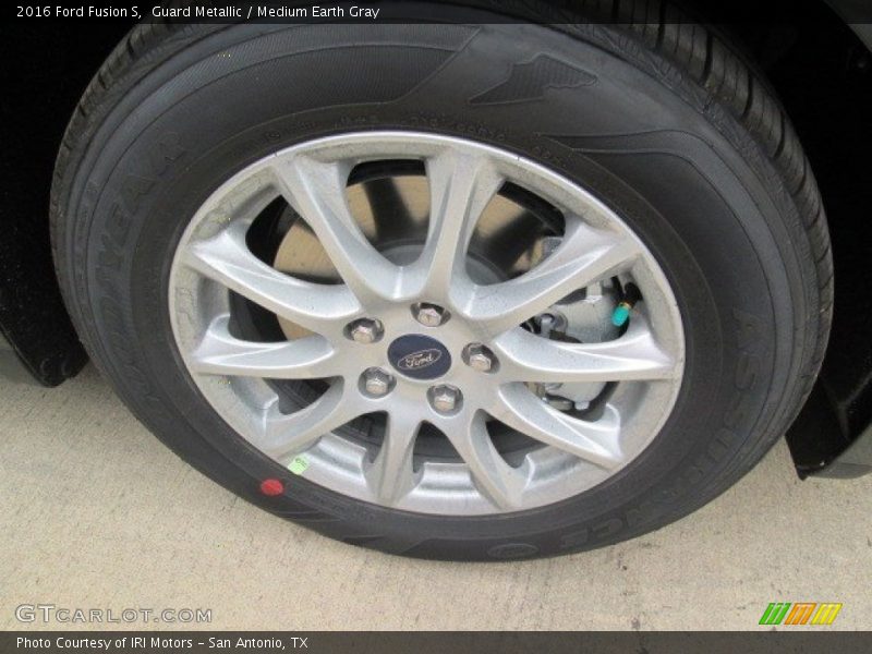 Guard Metallic / Medium Earth Gray 2016 Ford Fusion S