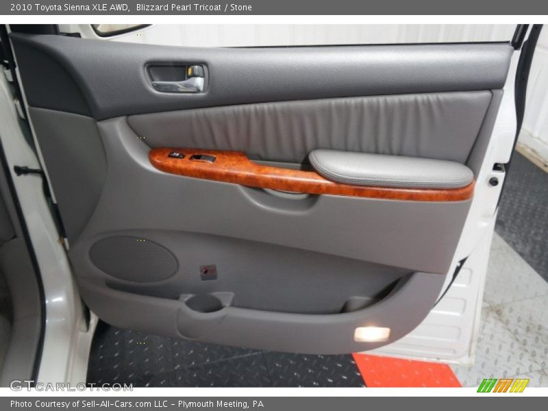 Blizzard Pearl Tricoat / Stone 2010 Toyota Sienna XLE AWD