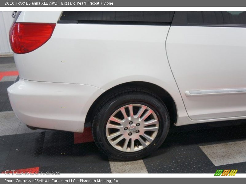 Blizzard Pearl Tricoat / Stone 2010 Toyota Sienna XLE AWD