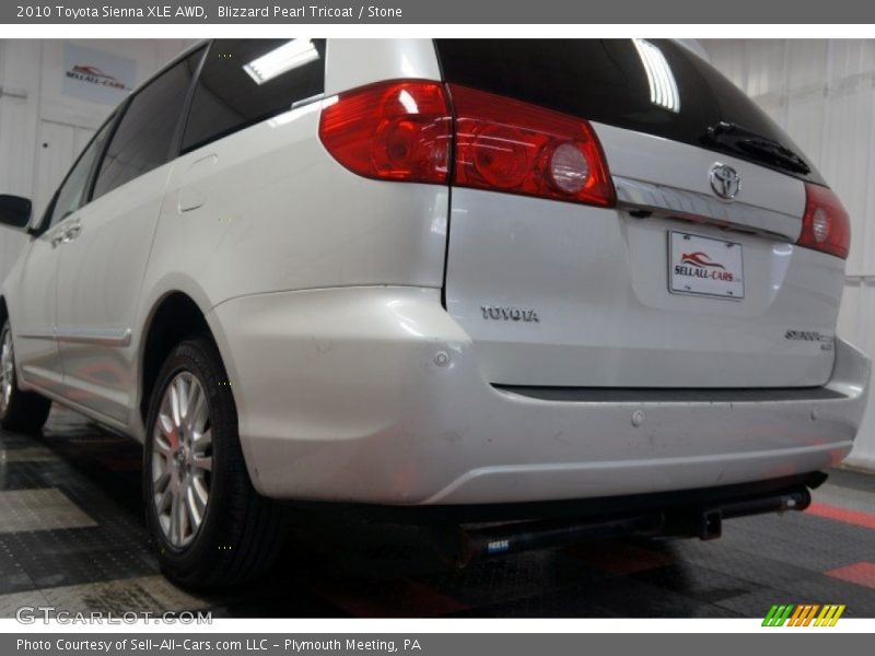 Blizzard Pearl Tricoat / Stone 2010 Toyota Sienna XLE AWD