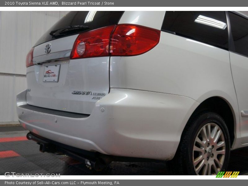 Blizzard Pearl Tricoat / Stone 2010 Toyota Sienna XLE AWD