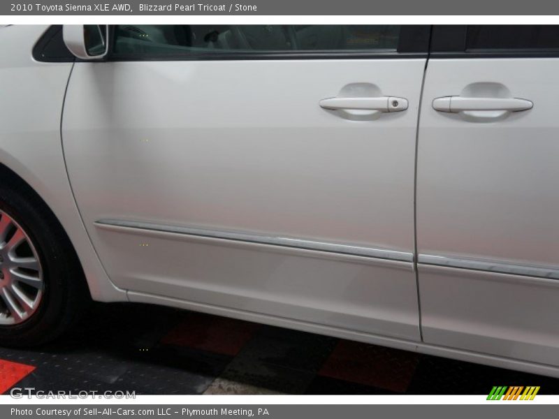 Blizzard Pearl Tricoat / Stone 2010 Toyota Sienna XLE AWD