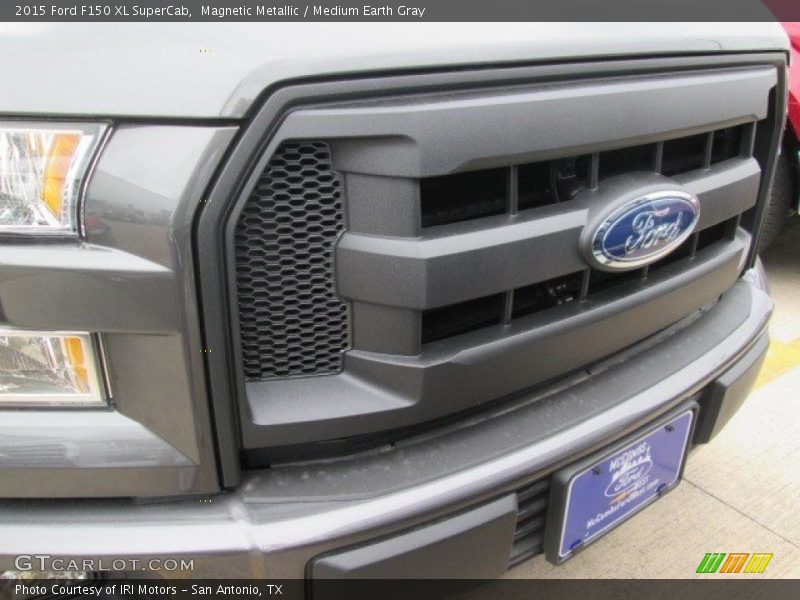 Magnetic Metallic / Medium Earth Gray 2015 Ford F150 XL SuperCab
