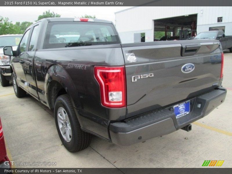 Magnetic Metallic / Medium Earth Gray 2015 Ford F150 XL SuperCab