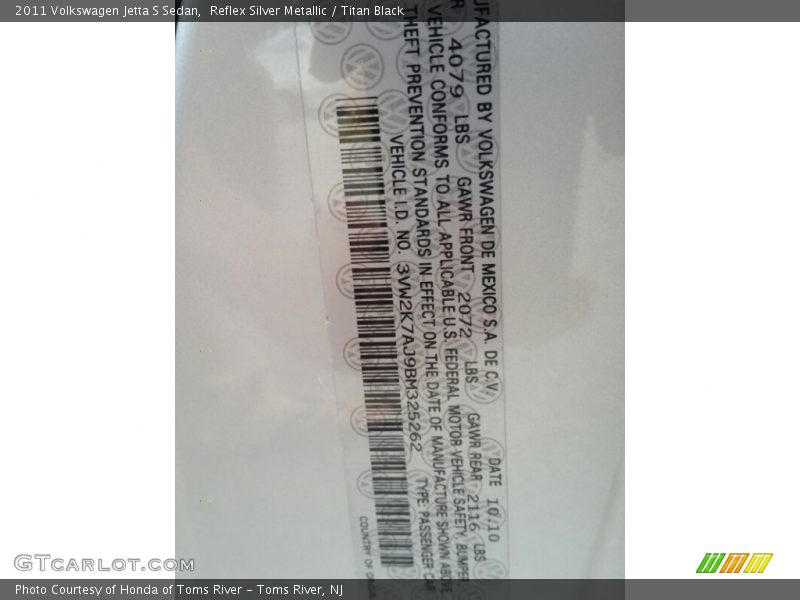 Reflex Silver Metallic / Titan Black 2011 Volkswagen Jetta S Sedan