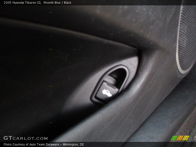 Moonlit Blue / Black 2005 Hyundai Tiburon GS