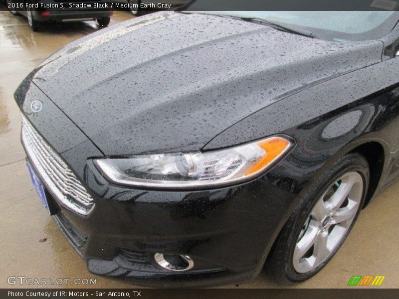 Shadow Black / Medium Earth Gray 2016 Ford Fusion S