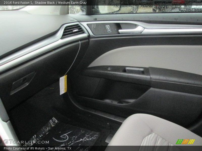 Shadow Black / Medium Earth Gray 2016 Ford Fusion S