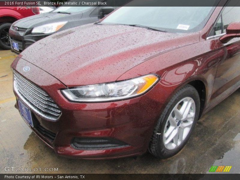 Bronze Fire Metallic / Charcoal Black 2016 Ford Fusion SE