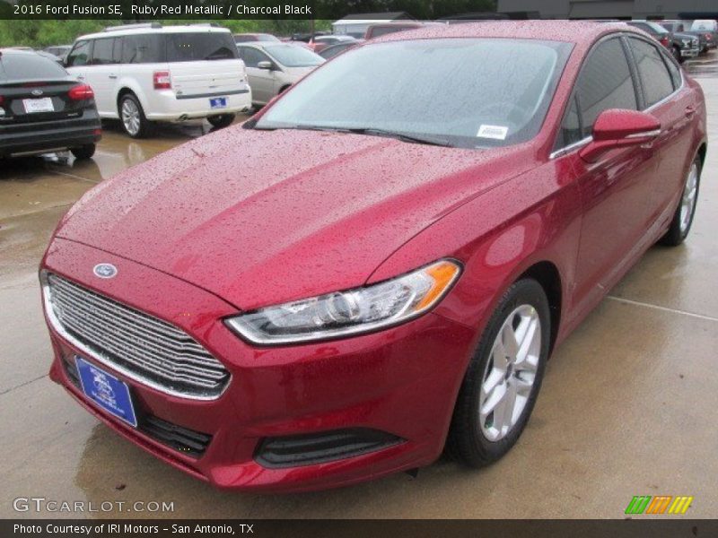 Ruby Red Metallic / Charcoal Black 2016 Ford Fusion SE