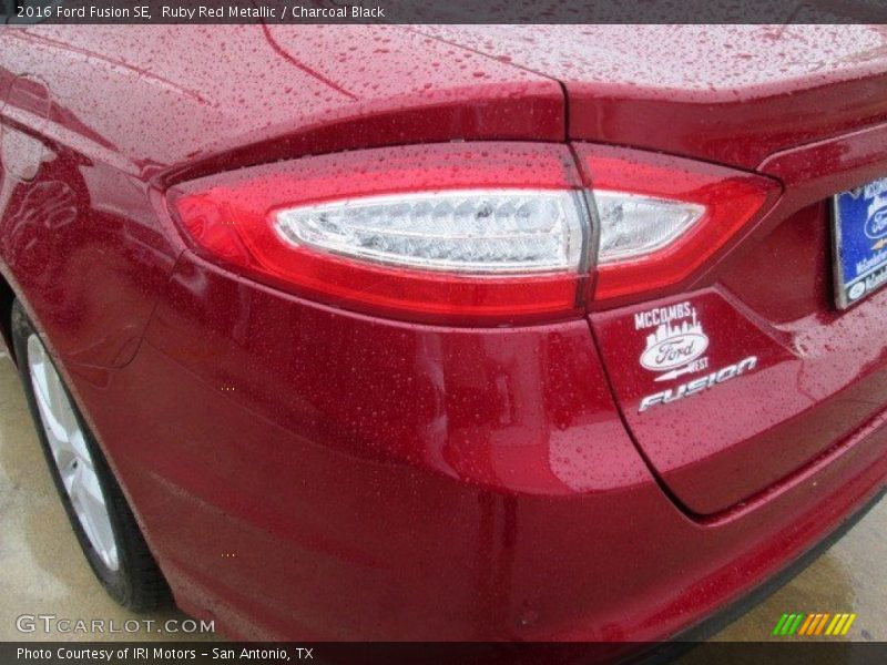 Ruby Red Metallic / Charcoal Black 2016 Ford Fusion SE
