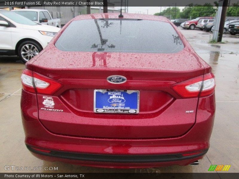 Ruby Red Metallic / Charcoal Black 2016 Ford Fusion SE