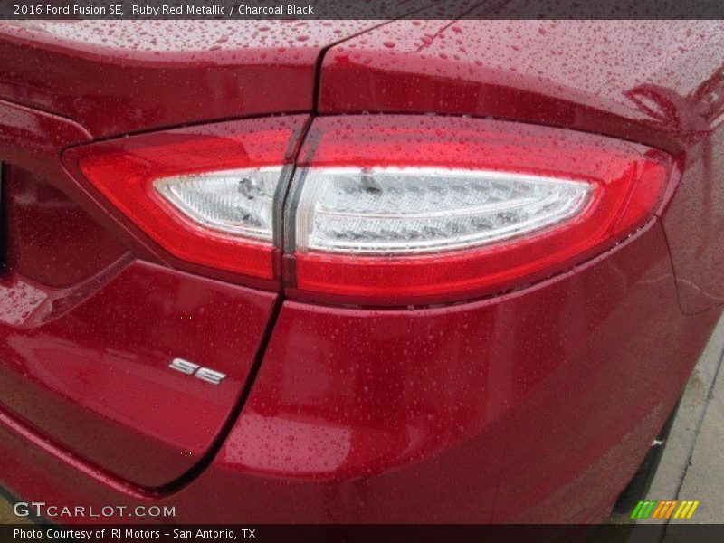 Ruby Red Metallic / Charcoal Black 2016 Ford Fusion SE